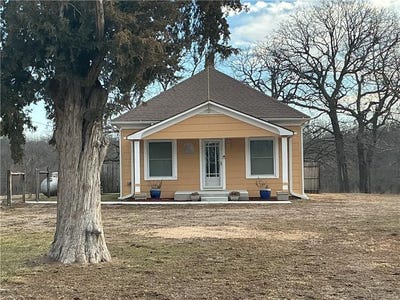 /international/us/3177-florida-road-pomona-ks-110105707601/