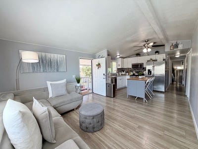 /international/us/255-e-bradley-ave-el-cajon-ca-110102415062/