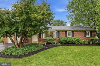 /international/us/324-southview-drive-ephrata-pa-110109012593/