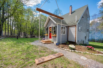 /international/us/406-pinnacle-road-canaan-me-110104783220/