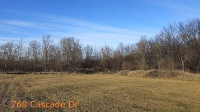 /international/us/768-cascade-drive-marengo-il-110120794249/