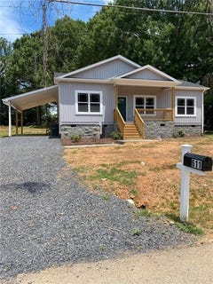/international/us/611-kendall-street-eden-nc-110105708537/