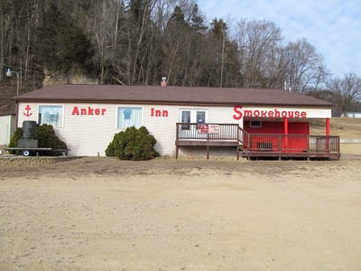 /international/us/11008-highway-133-cassville-wi-110097475425/