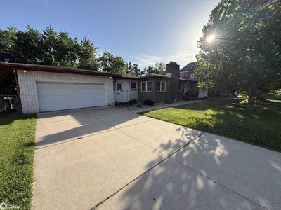 /international/us/2025-sunnyside-avenue-burlington-ia-110100724738/