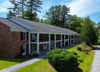 /international/us/100-kennedy-drive-south-burlington-vt-110105869778/
