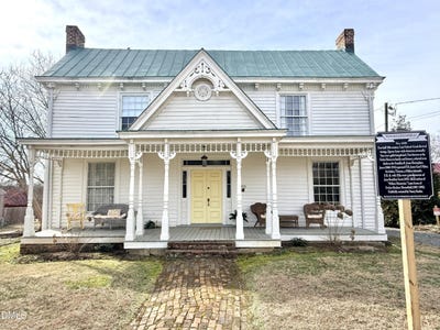 /international/us/190-broad-street-milton-nc-110105972157/