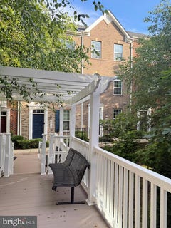 /international/us/4812-crest-view-drive-hyattsville-md-110108471600/
