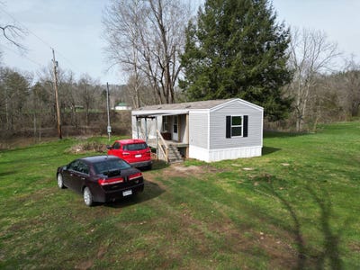 /international/us/4335-newark-road-elizabeth-wv-110107162852/