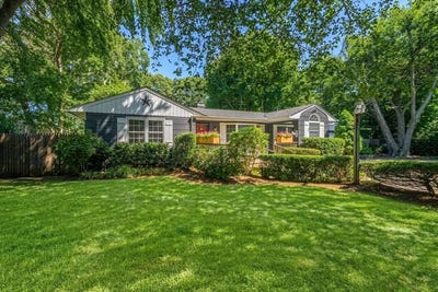 /international/us/107-lewis-road-east-quogue-ny-110110080917/