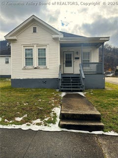 /international/us/619-4th-avenue-montgomery-wv-110105802314/