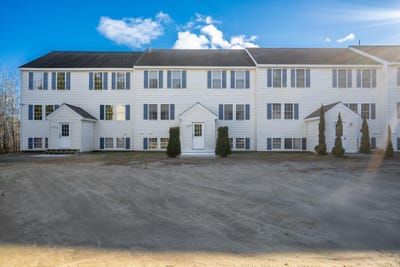 /international/us/53-sunday-river-road-bethel-me-110102939772/
