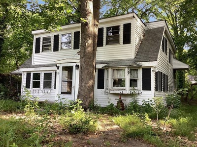 /international/us/15-campus-road-attleboro-ma-110108689686/