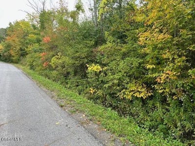/international/us/l24-2-goewey-road-fultonville-ny-110120038636/