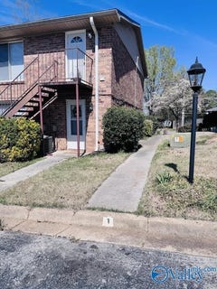 /international/us/2016-hobbs-road-huntsville-al-110106677711/