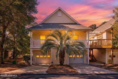 /international/us/99-oceangreens-lane-oak-island-nc-110105074985/