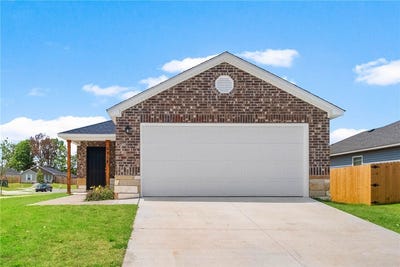 /international/us/2514-e-meramec-street-fayetteville-ar-110108813567/