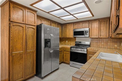/international/us/14000-cerise-avenue-hawthorne-ca-110100213605/