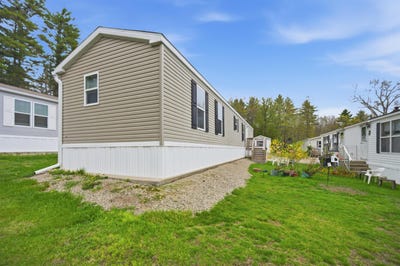 /international/us/4-roby-lane-lee-nh-110108122931/