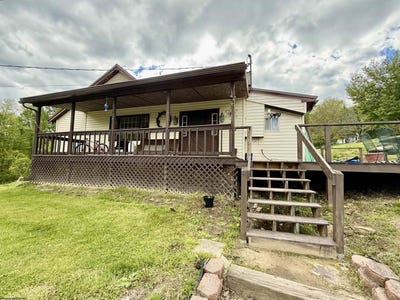 /international/us/669-w-hill-road-grafton-wv-110107855050/