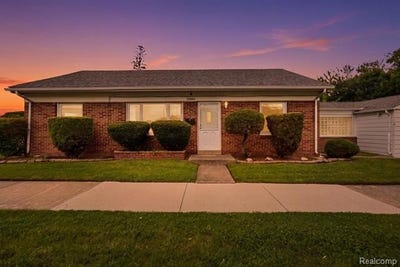 /international/us/26004-waldorf-street-roseville-mi-110108259333/