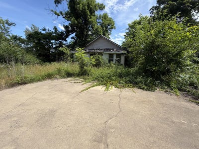 /international/us/8804-ward-street-birch-tree-mo-110108978786/