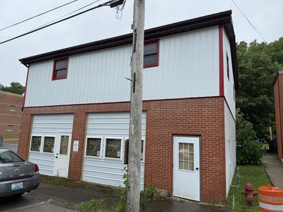 /international/us/50-back-street-frenchburg-ky-110108415986/