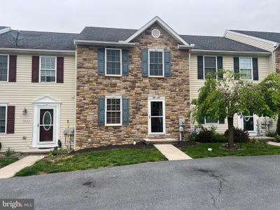 /international/us/8851-hillside-way-waynesboro-pa-110107776498/