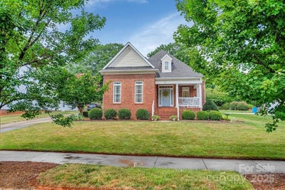 /international/us/1024-garibaldi-ridge-court-belmont-nc-110101167441/