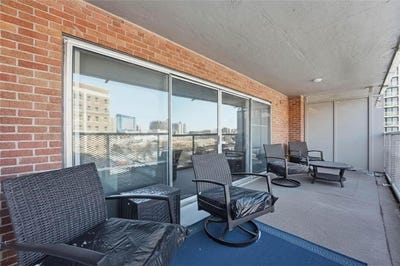 /international/us/310-w-49th-street-kansas-city-mo-110108497454/