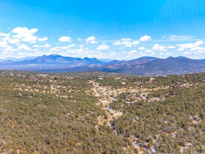 /international/us/37-bilotto-drive-cedar-crest-nm-110107728000/