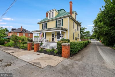/international/us/112-w-2nd-avenue-ranson-wv-110109038443/