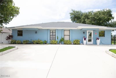 /international/us/2828-santa-barbara-boulevard-cape-coral-fl-110105086216/