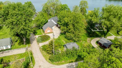 /international/us/8790-hendricks-drive-brighton-mi-110108443707/