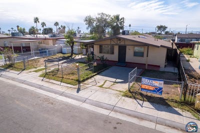 /international/us/38-las-flores-dr-calexico-ca-110102375241/