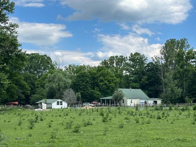 /international/us/1350-barnetts-creek-rd-columbia-ky-110108942755/