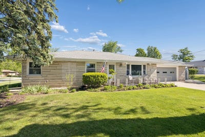 /international/us/1106-maple-court-lockport-il-110108032547/