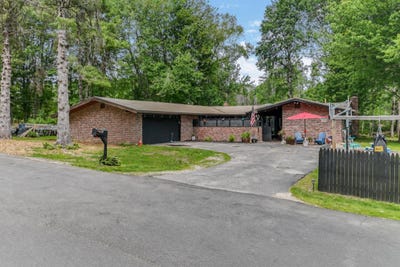 /international/us/12-brookside-drive-standish-me-110108682520/
