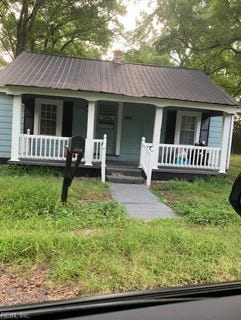 /international/us/17348-sebrell-avenue-courtland-va-110101498818/