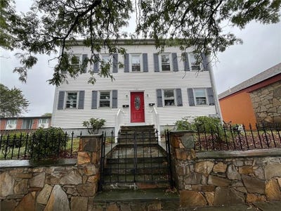 /international/us/1104-s-broadway-avenue-east-providence-ri-110105752543/