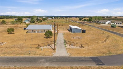 /international/us/725-county-road-124-georgetown-tx-110120003930/