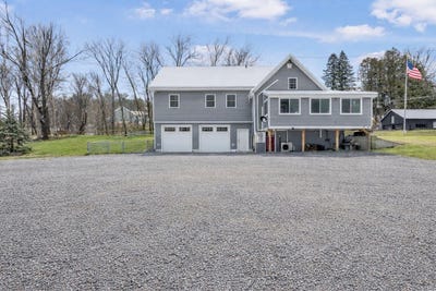 /international/us/169-main-street-colebrook-nh-110105196102/