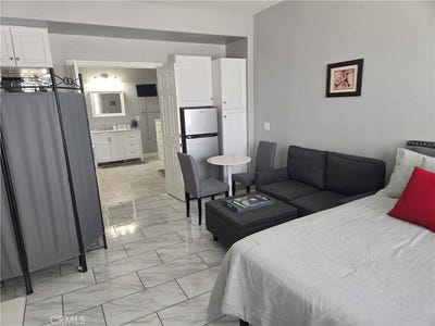 /international/us/8418-lourenco-lane-eastvale-ca-110107846684/