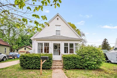 /international/us/909-alderman-street-belding-mi-110107876094/