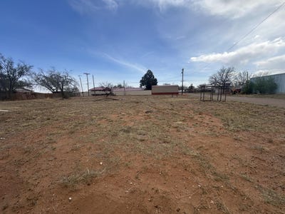 /international/us/402-e-stanolind-street-sundown-tx-110108845845/