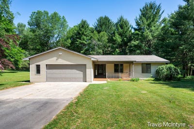 /international/us/12358-pierce-road-stanwood-mi-110100447623/