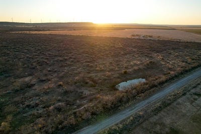 /international/us/120-county-rd-306-lohn-tx-110105779300/
