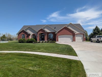 /international/us/9232-n-mapleview-drive-idaho-falls-id-110107938642/