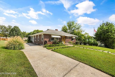 /international/us/1224-park-st-sweetwater-tn-110110244249/
