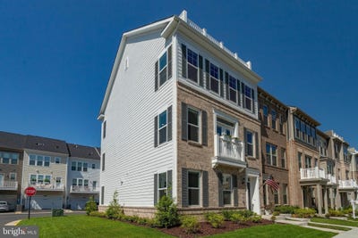 /international/us/17321-virginia-pine-way-dumfries-va-110108378911/