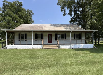 /international/us/3317-n-1st-avenue-bonifay-fl-110094188018/